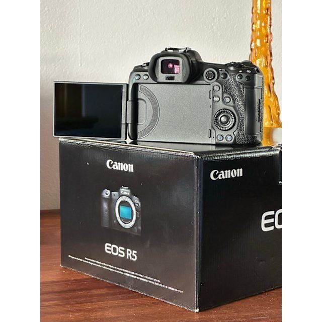 Câmera Canon Eos R5 Mirrorless 8k (corpo) Preto · Tela: 3.15 " — foto 2 de 2